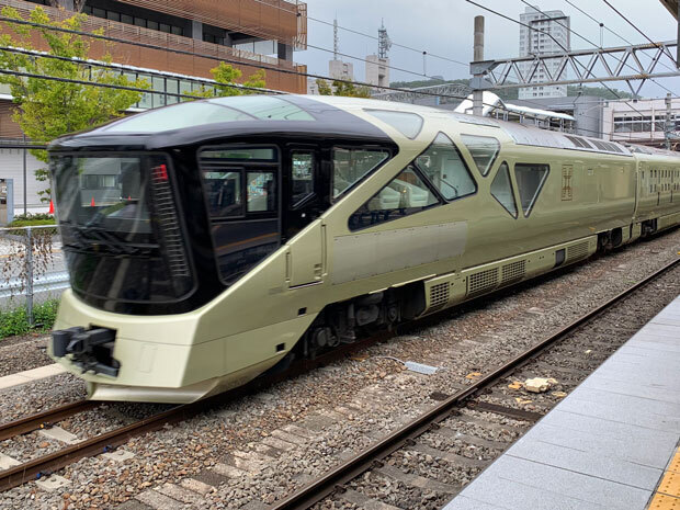 sumomo365_202009_TRAIN_SUITE_Shikishima_00.jpg