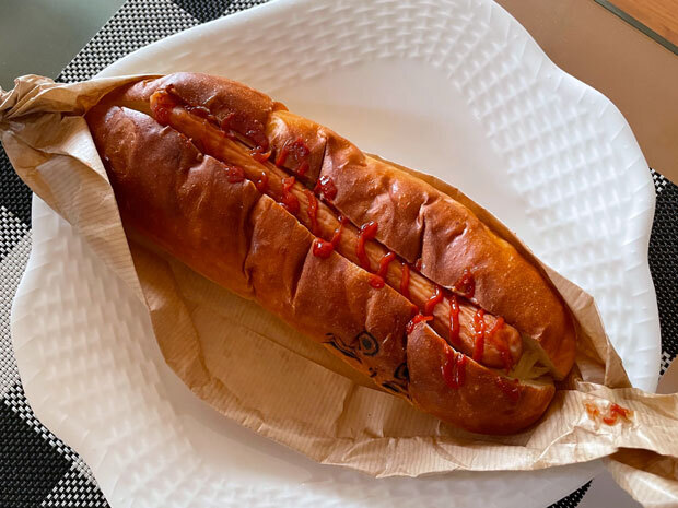 sumomo365_202105_Nekoneko_Pan_Hot_dog_00.jpg