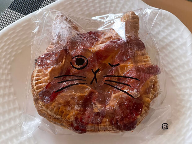 sumomo365_202106_Nekoneko_Pan_Apple_Pie_00.jpg